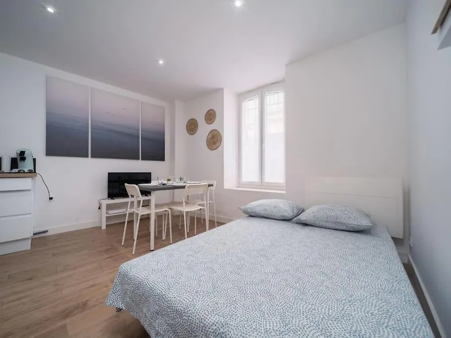 Appartement Tout Equipe Au Coeur Du Panier Vieux Port Marsilya 0*,