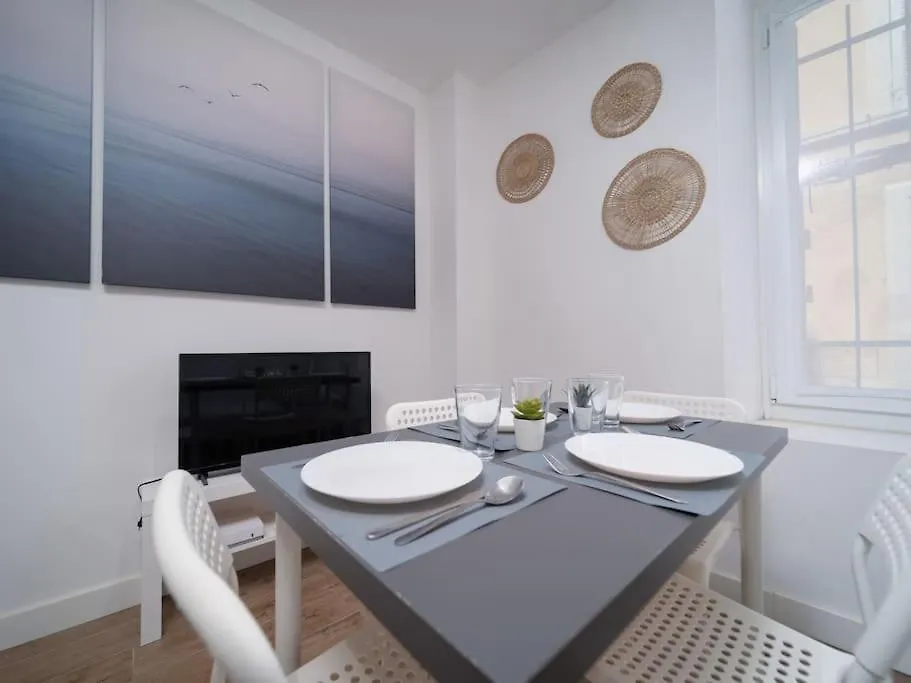 Appartement Tout Equipe Au Coeur Du Panier Vieux Port Marsilya